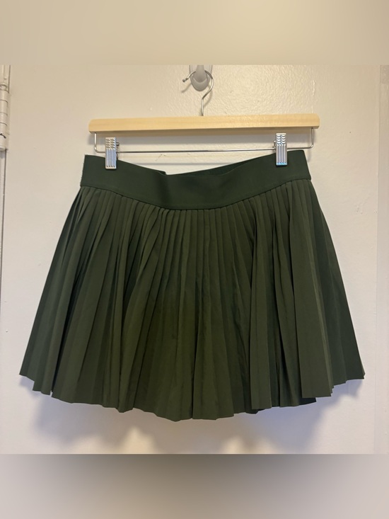 Dresses & Skirts - Aritzia Tnaction Sports Skirt Kombu Green Like new size L